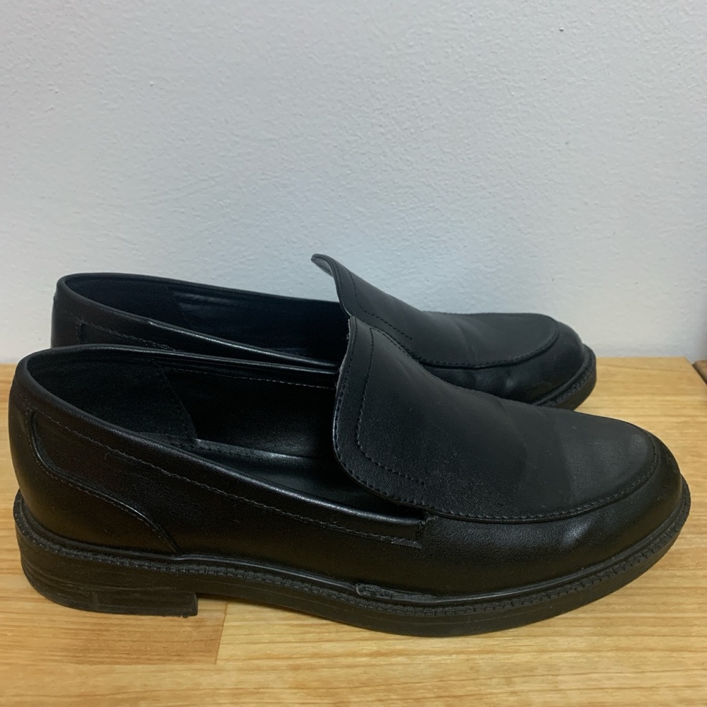 Marc Fisher leather loafers in black size 6